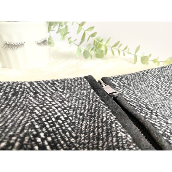 Highline Black and White Faux Leather Skirt - Picture 2 of 4